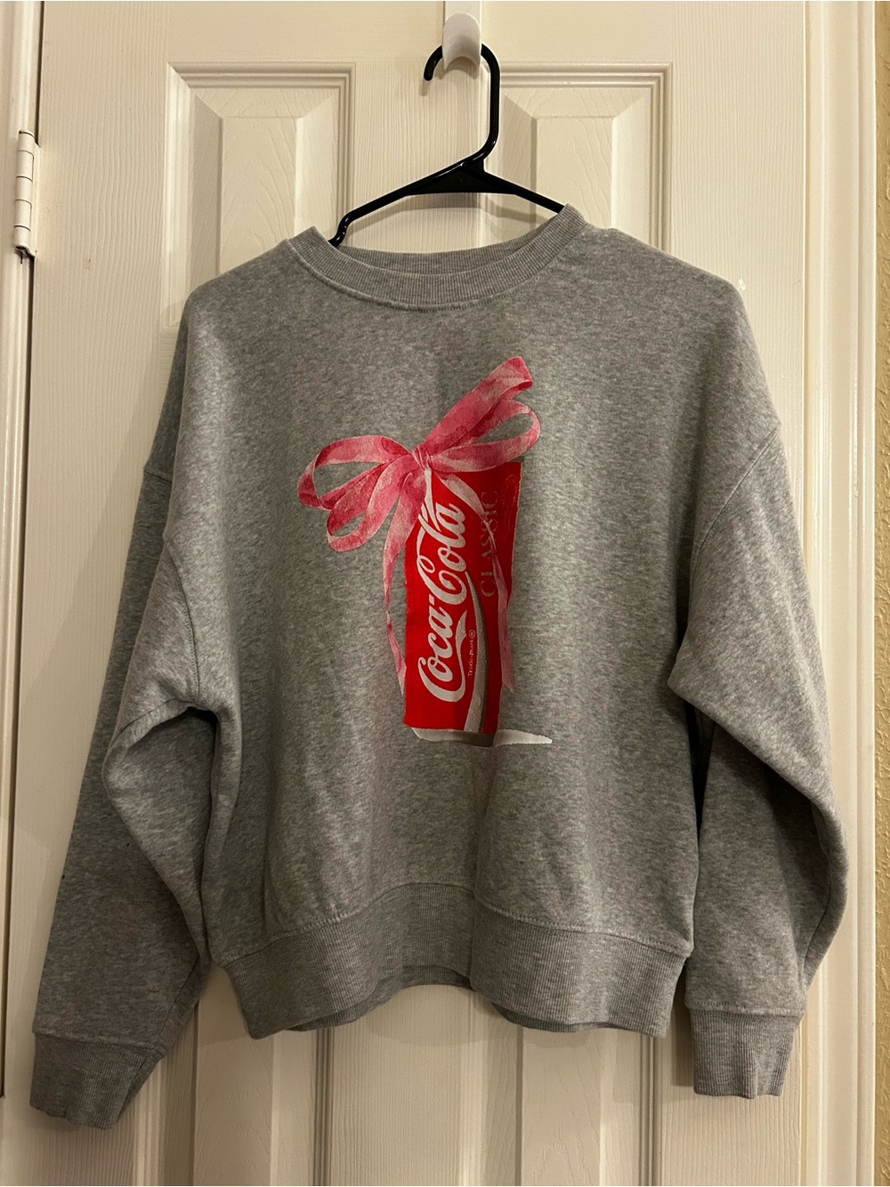 NWOT Women's Coca-Cola Bow Graphic Sweatshirt - Gray XS